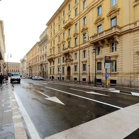 Elegant In The Heart Of Rome-navona Area * רומא